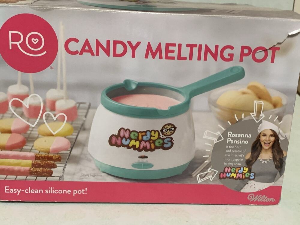 Wilton Ro Candy/Chocolate Melting Silicone Pot Model HL808N with Accessories